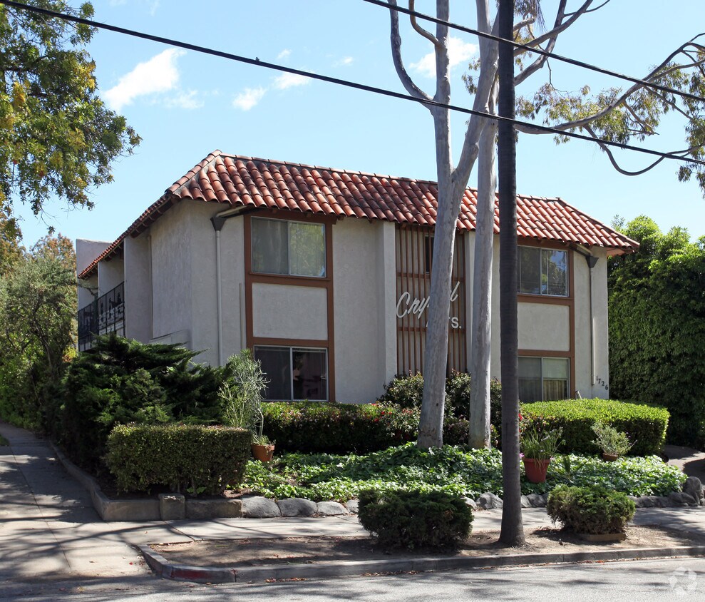 Primary Photo - Crystal Apartments