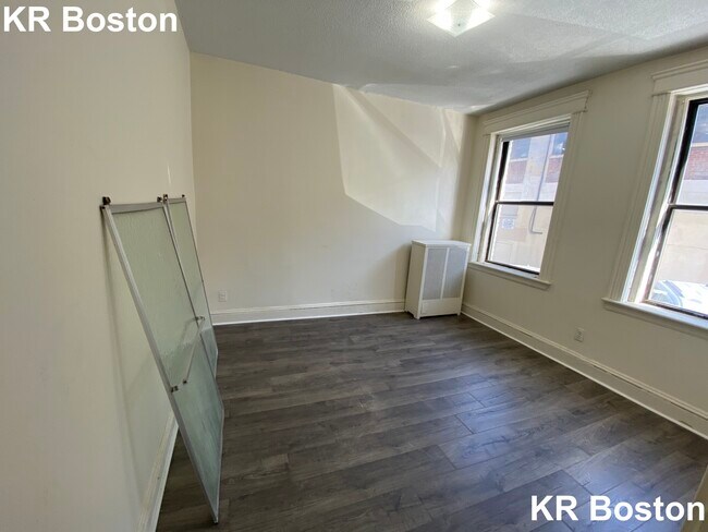 Building Photo - 1148 Commonwealth Ave