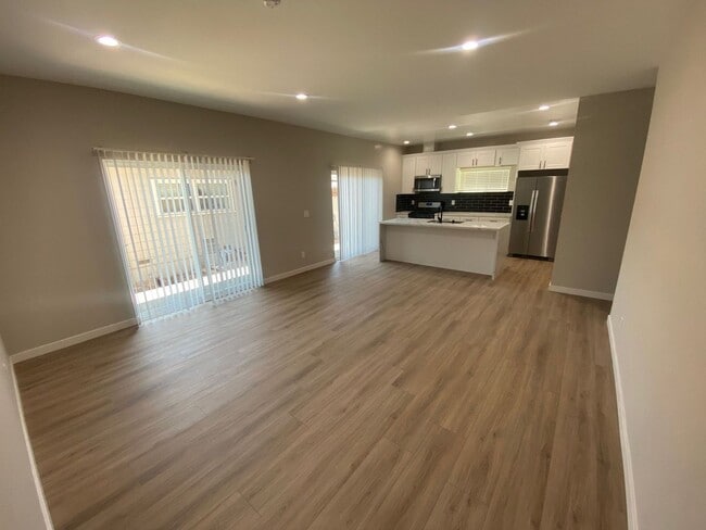 Foto del edificio - NEW 4BD/2BA on Montezuma!