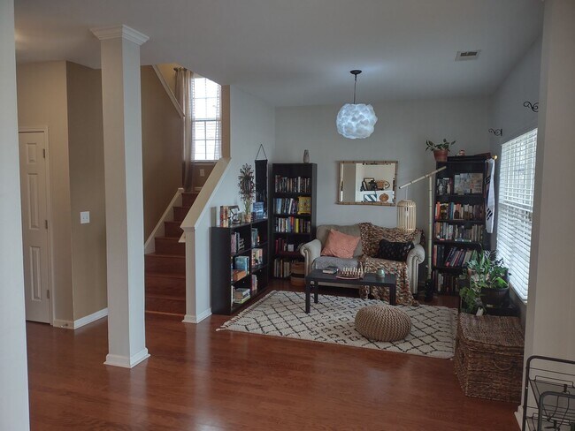 Foto del edificio - Outstanding FIVE Bedroom Home in Northeast Columbia!