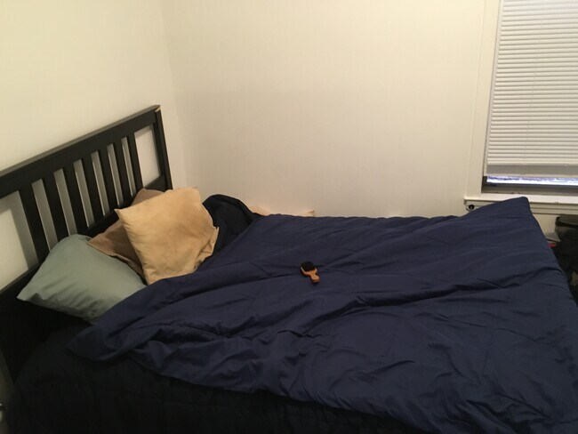 Building Photo - 946 State Street