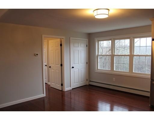 Foto del edificio - 693 Russells Mills Rd
