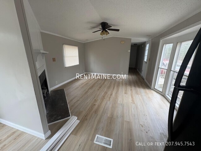 Foto del edificio - 25 Balsam Ln