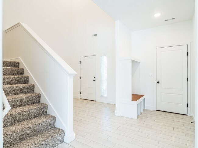 Foto del edificio - 2161 Wildflower Dr