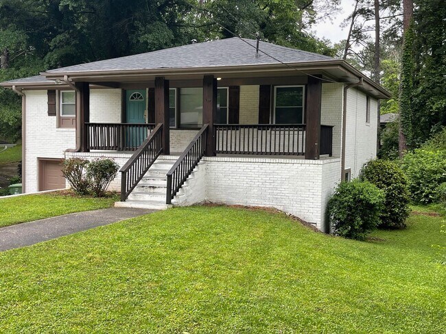 Foto del edificio - Beautiful Remodeled Craftsman in Fairburn ...