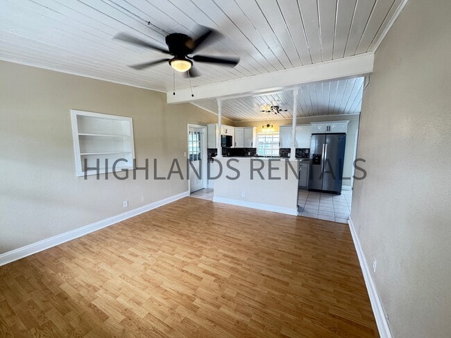 Building Photo - 1613 Hitakee Ave