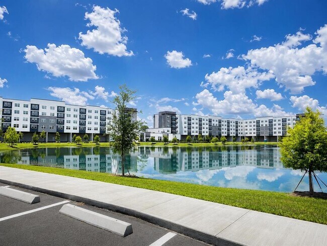 Foto del edificio - 5587 Millennia Park Dr