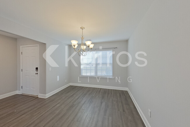 Building Photo - 228 Western Red Cedar Dr