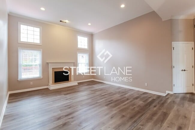 Building Photo - NOW OFFERING THE FIRST FULL MONTH FREE!