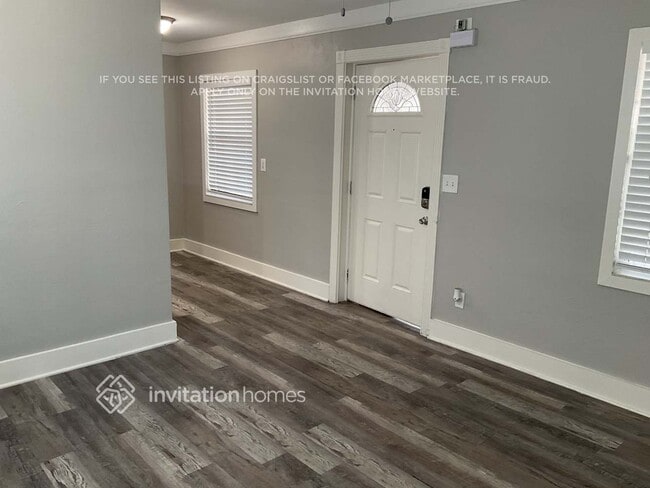 Foto del edificio - 450 Iris Rd