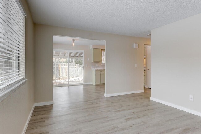 Foto del edificio - Holden Ave. Duplex ( Duplicate)