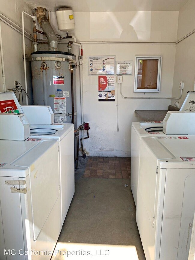 Building Photo - 1145 E California Ave