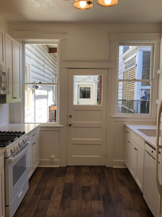 Foto del edificio - 12 Oakwood St