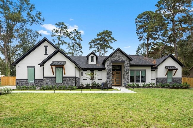 Building Photo - 32810 Oak Creek Dr