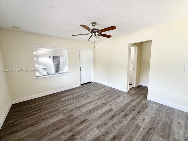Foto del edificio - 341 NW 35th Ct