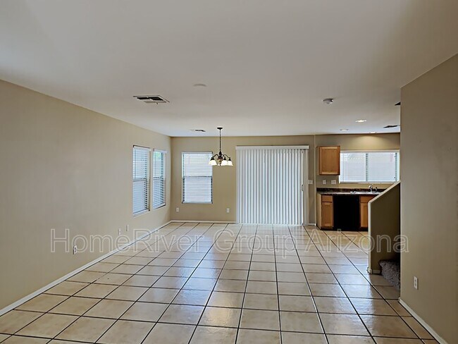Building Photo - 6413 W Valencia Dr