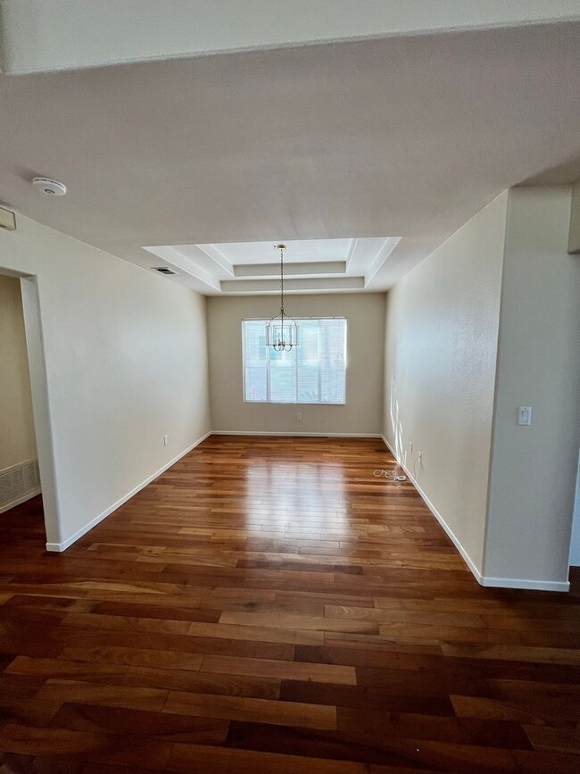 Foto del edificio - Spacious 3-Bedroom, 2.5-Bathroom Home in P...