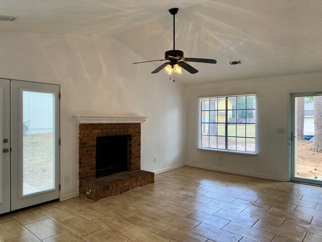 Building Photo - Immaculate 3 Bed/2 Bath Ranch in Jonesboro