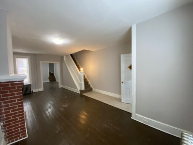 Building Photo - 107 Mulberry St