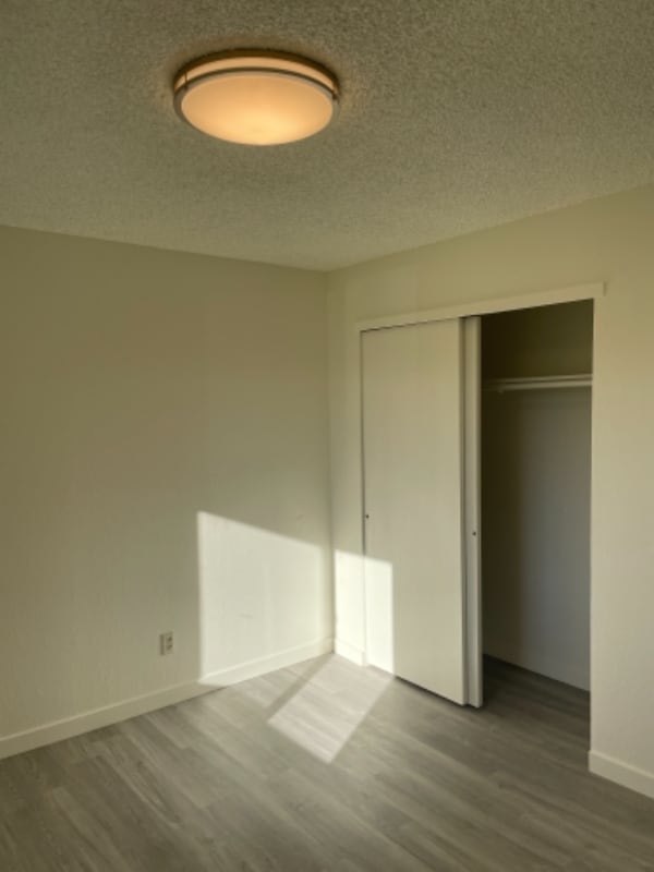 Building Photo - 474 Royal Ann Way