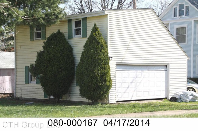 Foto del edificio - 3 br, 1 bath House - 160 N State St