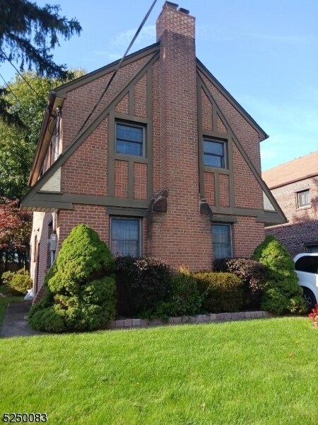 Primary Photo - 20 New Brier Ln
