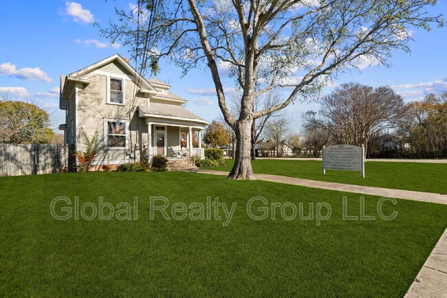 Foto del edificio - 802 W Center St