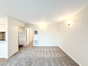 Building Photo - 3629 N MacGregor Way