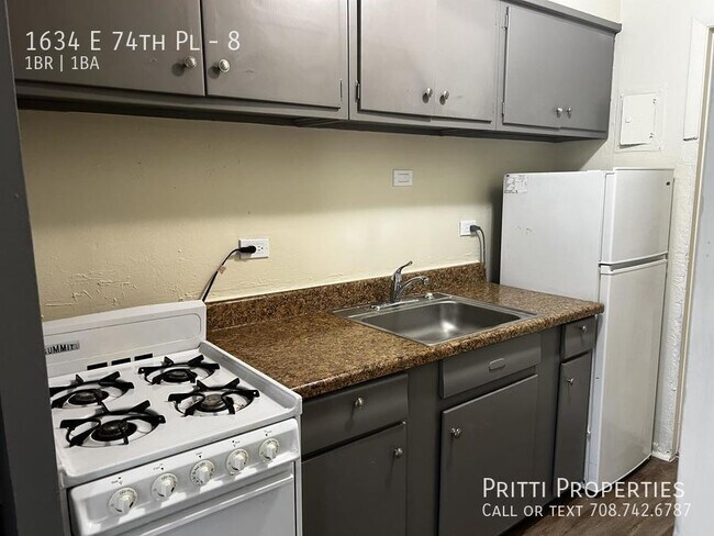 Foto del edificio - 1634 E 74th Pl