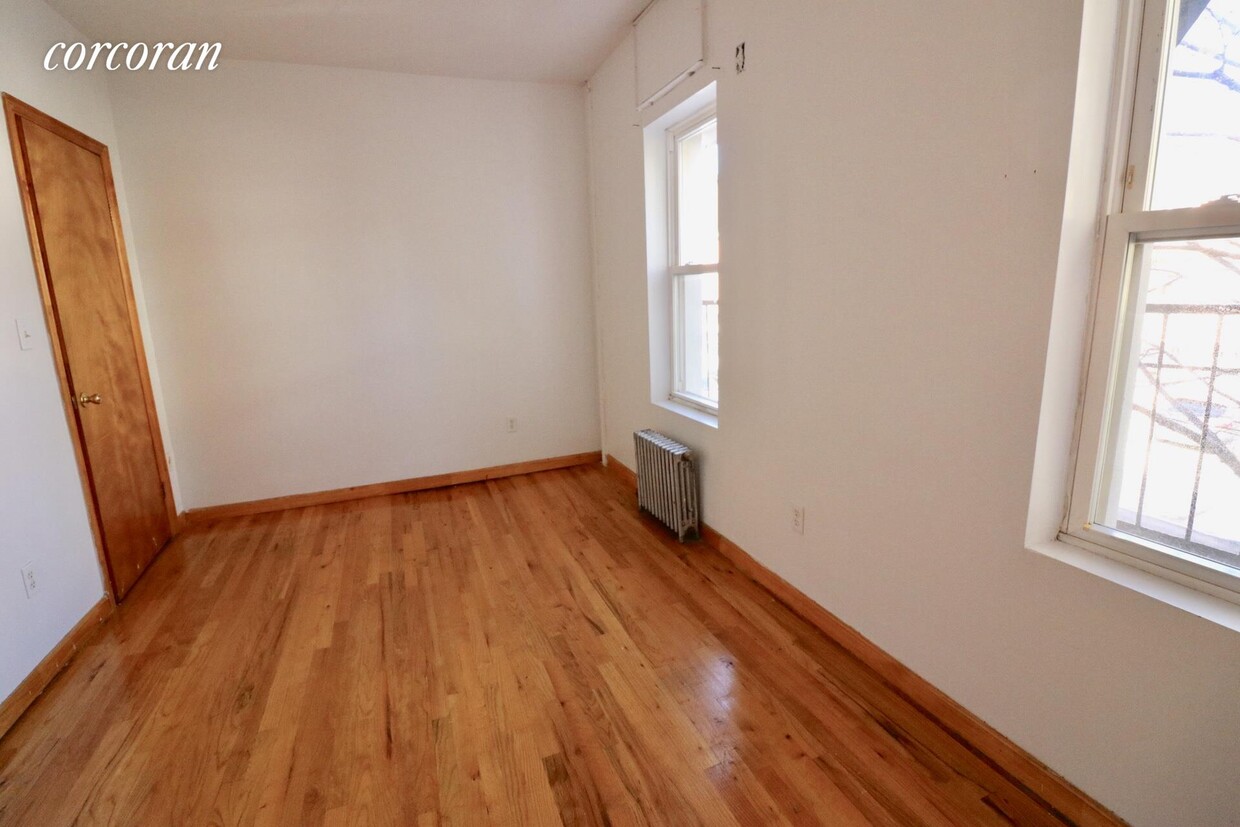 Primary Photo - 252 Skillman Ave