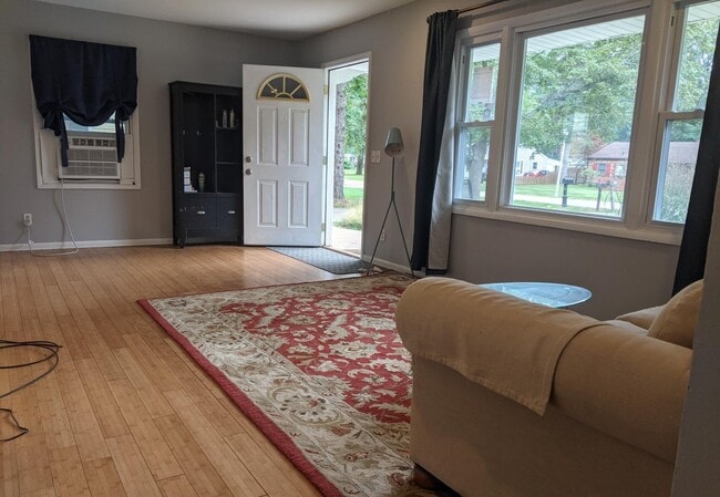 Building Photo - 1541 Ann St