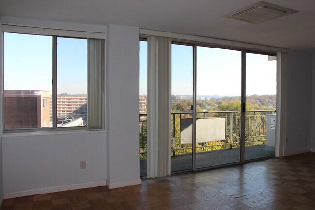 Photo - Parliament House Apts