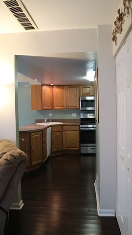 Building Photo - 17 Fernwood Dr