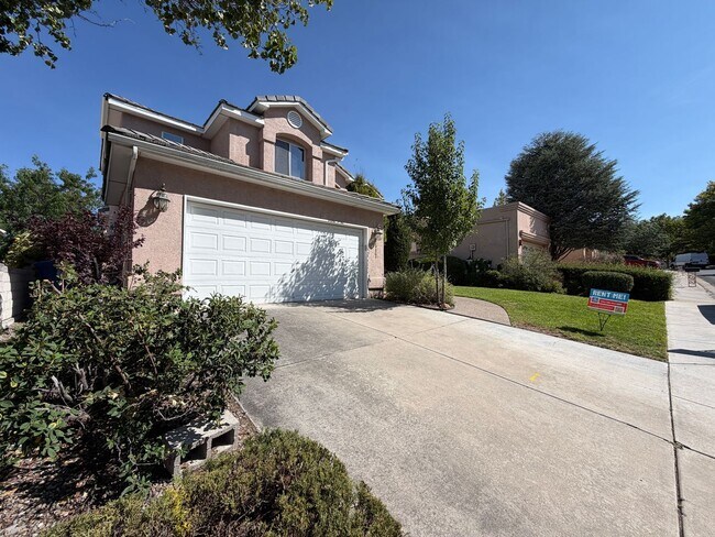 Foto del edificio - 6517 Glen Oak NE