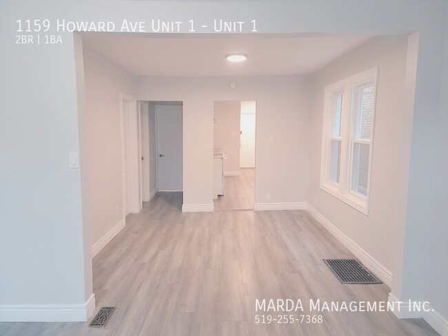 Photo du bâtiment - NEWLY RENOVATED 1 BED+DEN/1 BATH UNIT