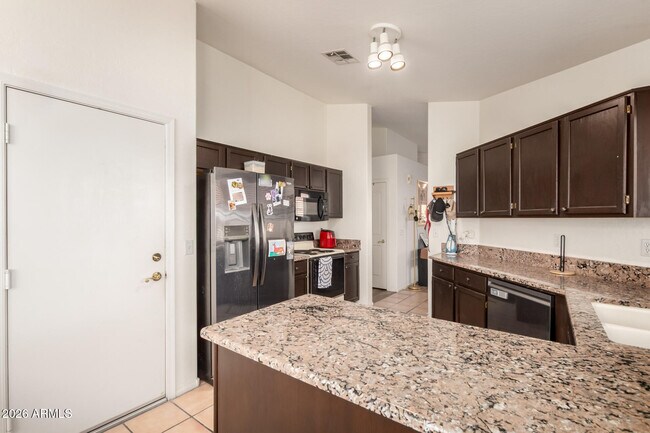 Building Photo - 2032 E Windsong Dr