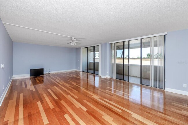 Foto del edificio - 736 Island Way