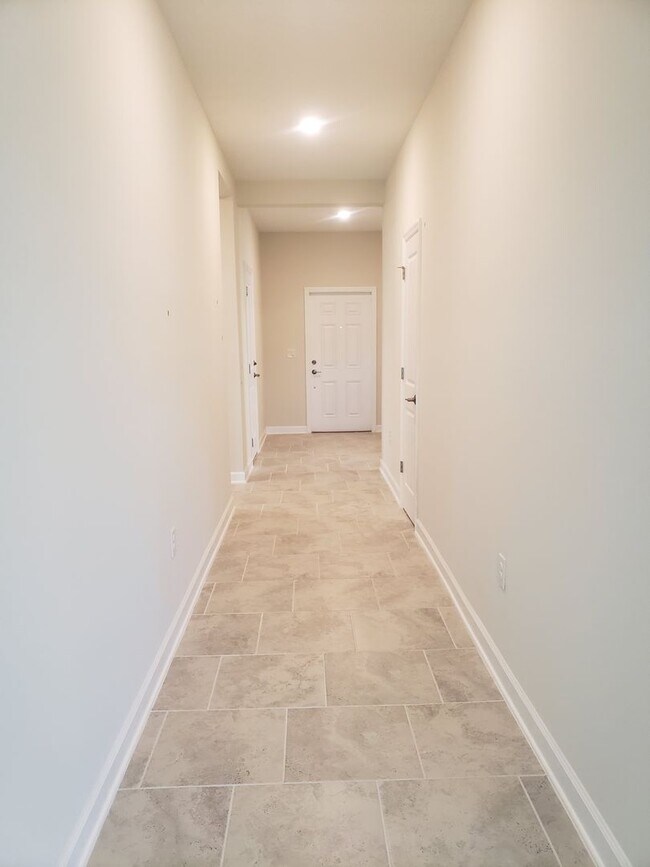 Foto del edificio - Beautiful Arden Park Gated Community Home with Scenic Views and No Rear Neighbors