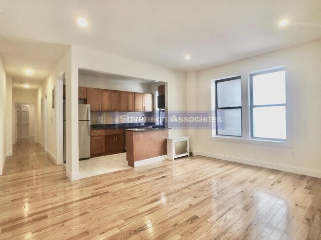 Foto del edificio - 270 Fort Washington Ave