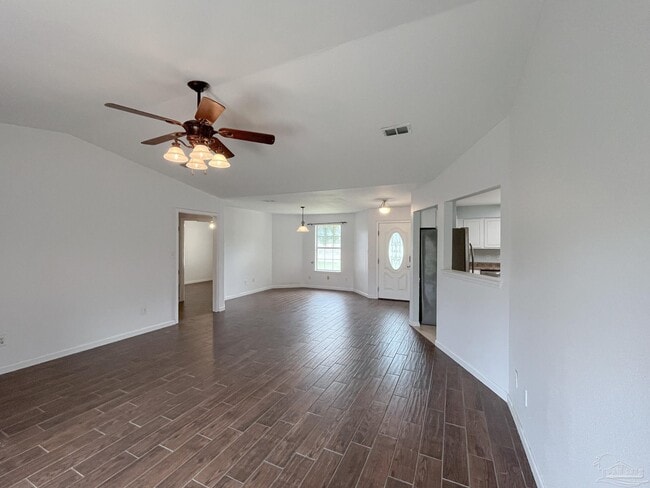 Building Photo - 1304 Pine Hill Cir