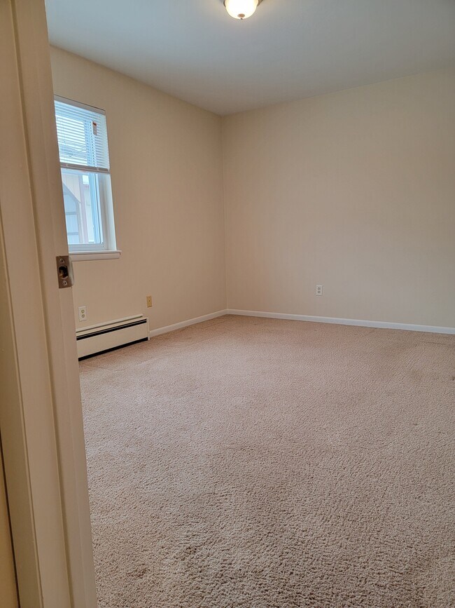 Master Bedroom - 142 High St