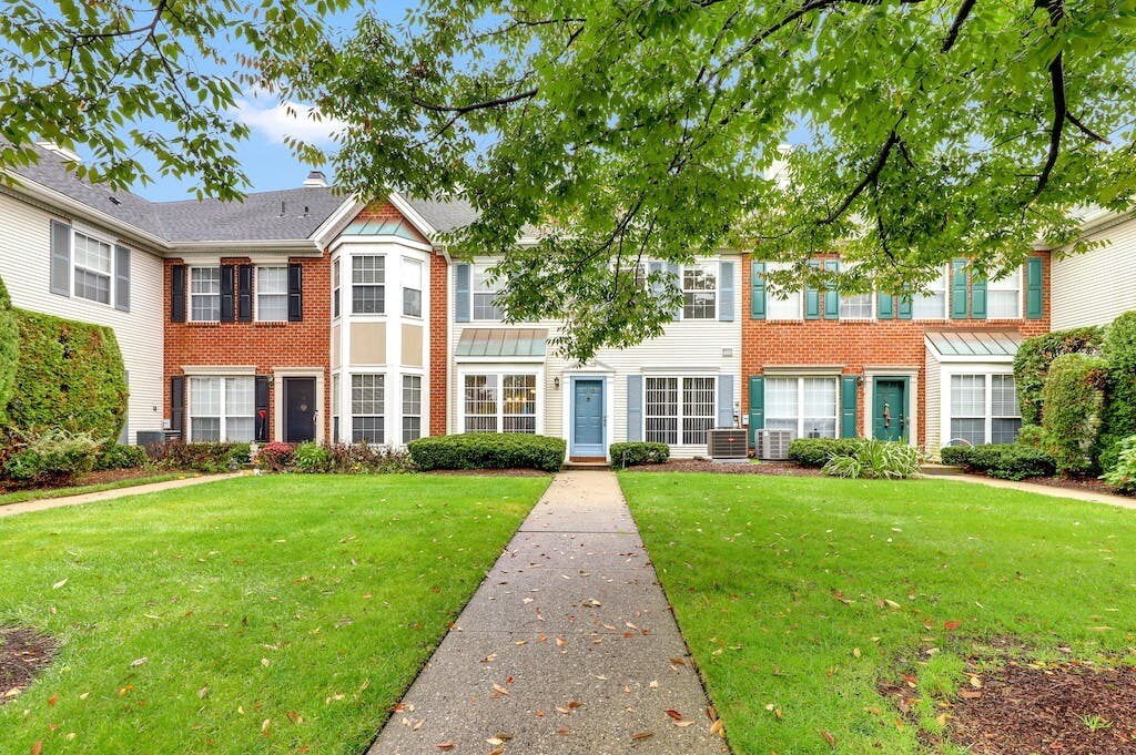 1015 Cumberland Ct, Mahwah, NJ 07430 Townhome Rentals in Mahwah NJ