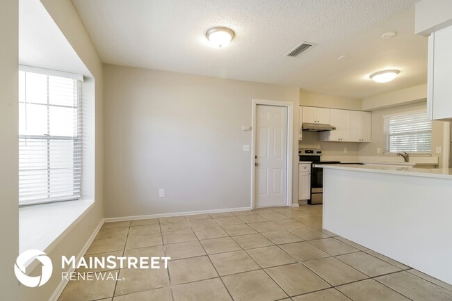 Building Photo - 1035 Country Club Blvd