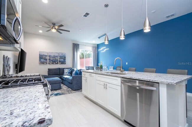 Building Photo - 7529 Sunflower Cir