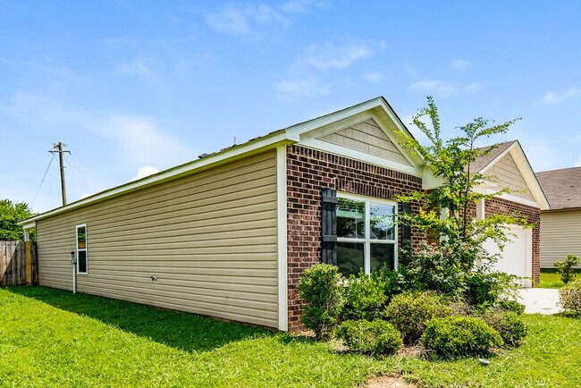 Building Photo - 7063 Glenwood Ln