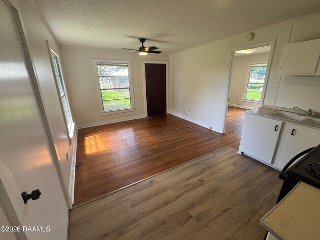 Building Photo - 206 Guilbeau Rd