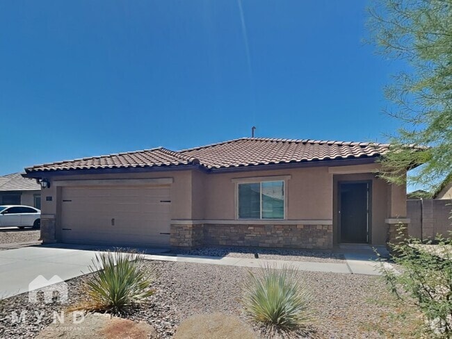 Building Photo - 1557 E Caballero Dr