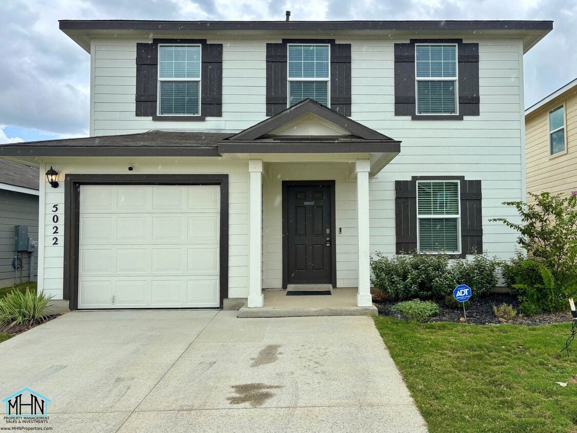 Primary Photo - Welcome to Your Dream Home! A Stunning 2-s...