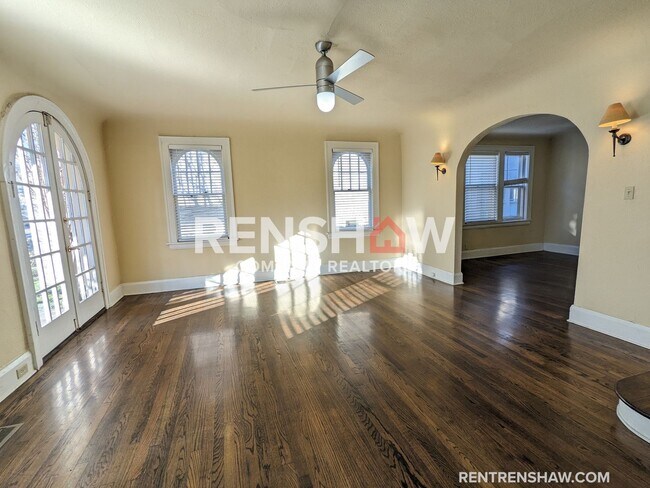 Building Photo - Very Rare Listings! - 3/1.5 Condo In The H...