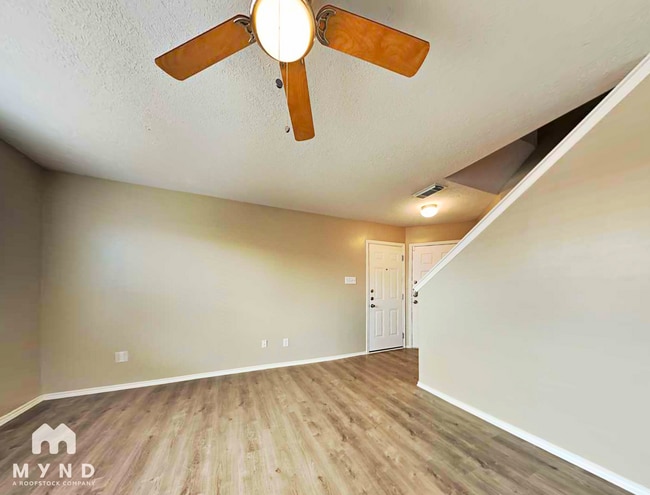 Building Photo - 9027 Farm Ridge Ln